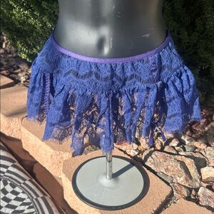 Victoria's Secret Sexy Little Things garter belt lace skirt XS/S-brand new.